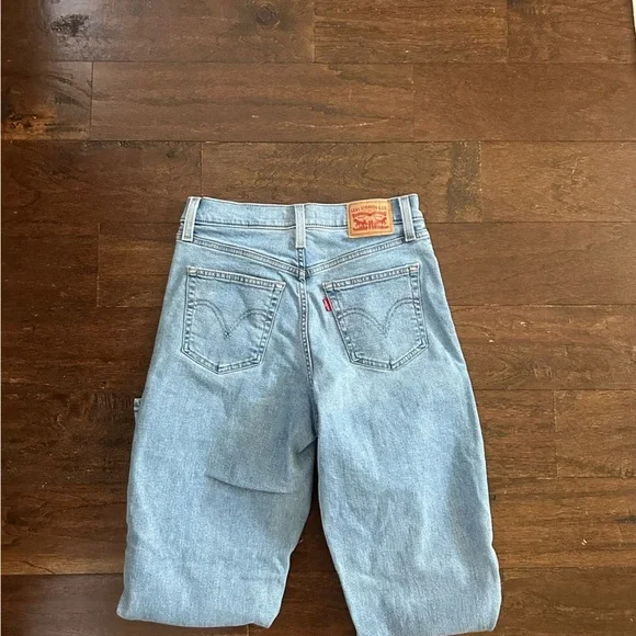 Levi’s-Mom Jeans-High waisted Size 28-EUC-like new - Picture 7 of 7